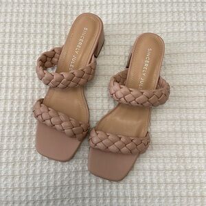Low chunky sandal